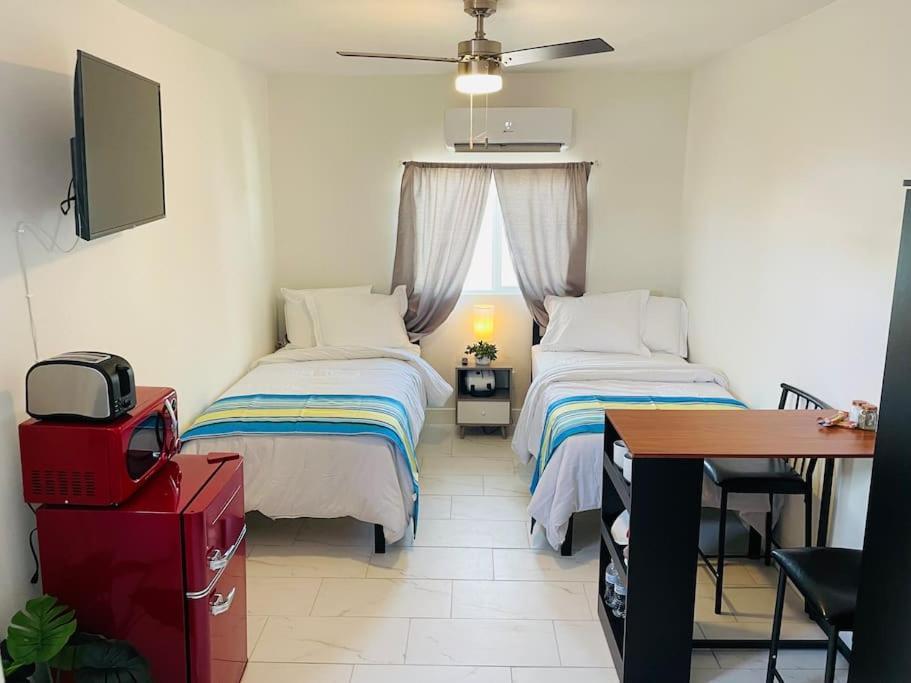 Apartment Your Downtown With Amenities Unit B
