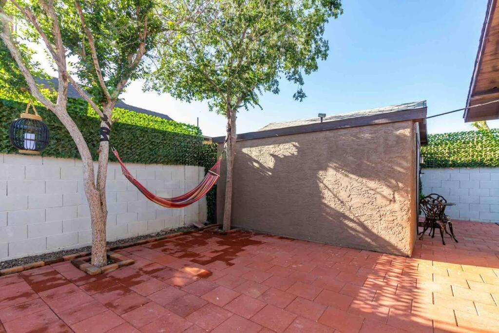 Apartment Your Downtown With Amenities Unit B