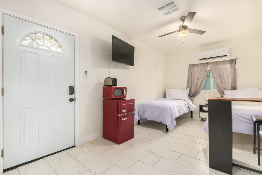 Your Downtown With Amenities Unit B Apartment Phoenix